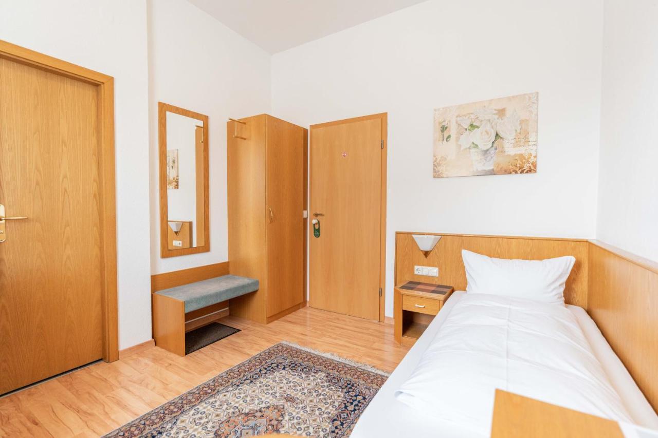 Hotel Am Roemerplatz Ulm Ngoại thất bức ảnh