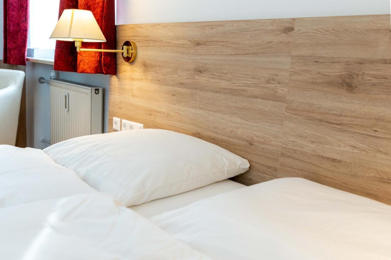 Hotel Am Roemerplatz Ulm Ngoại thất bức ảnh