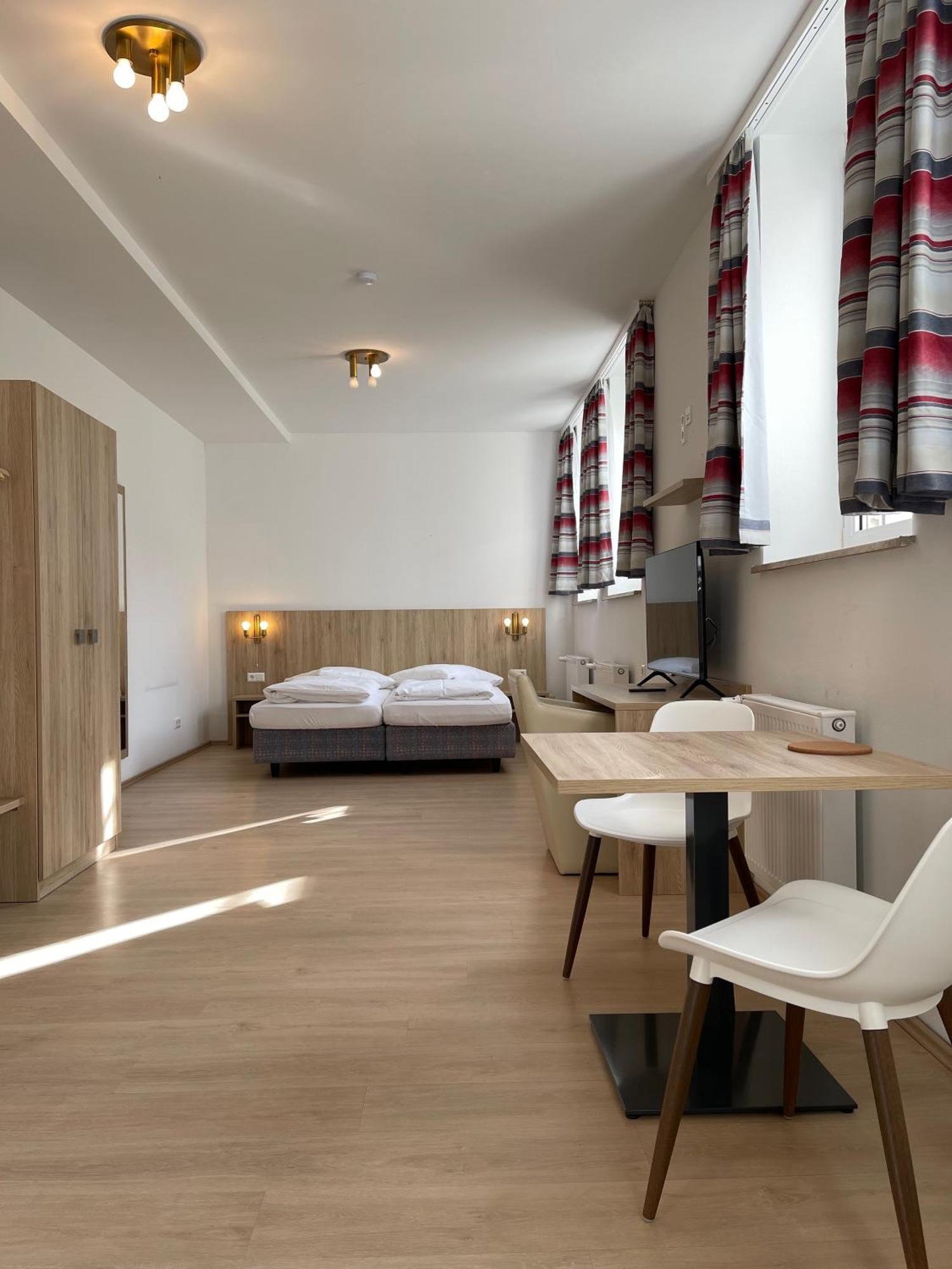 Hotel Am Roemerplatz Ulm Ngoại thất bức ảnh
