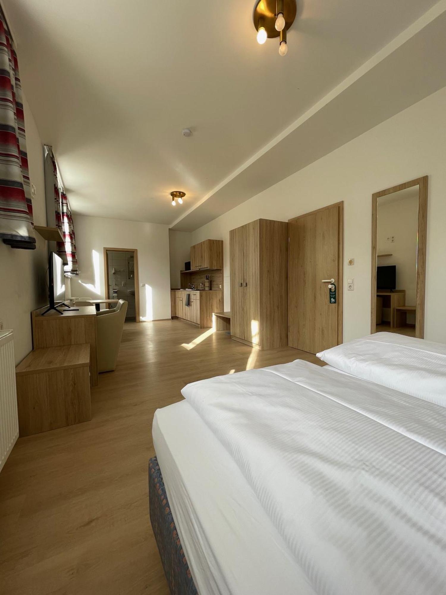 Hotel Am Roemerplatz Ulm Ngoại thất bức ảnh